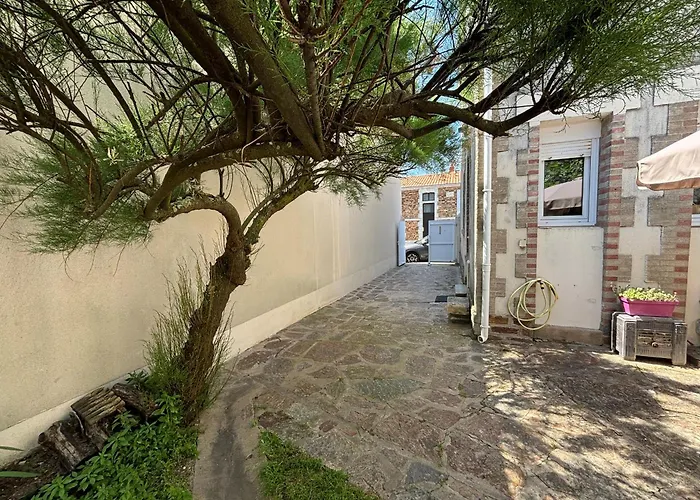 Maison 2 Aux Sables-d'olonne, A 100m De La Et Du Marche Arago - Fr-1-197-586