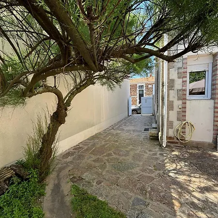 Maison 2 Aux Sables-d'olonne, A 100m De La Et Du Marche Arago - Fr-1-197-586
